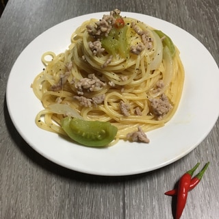 ひき肉とグリーントマトのコンソメパスタ♪